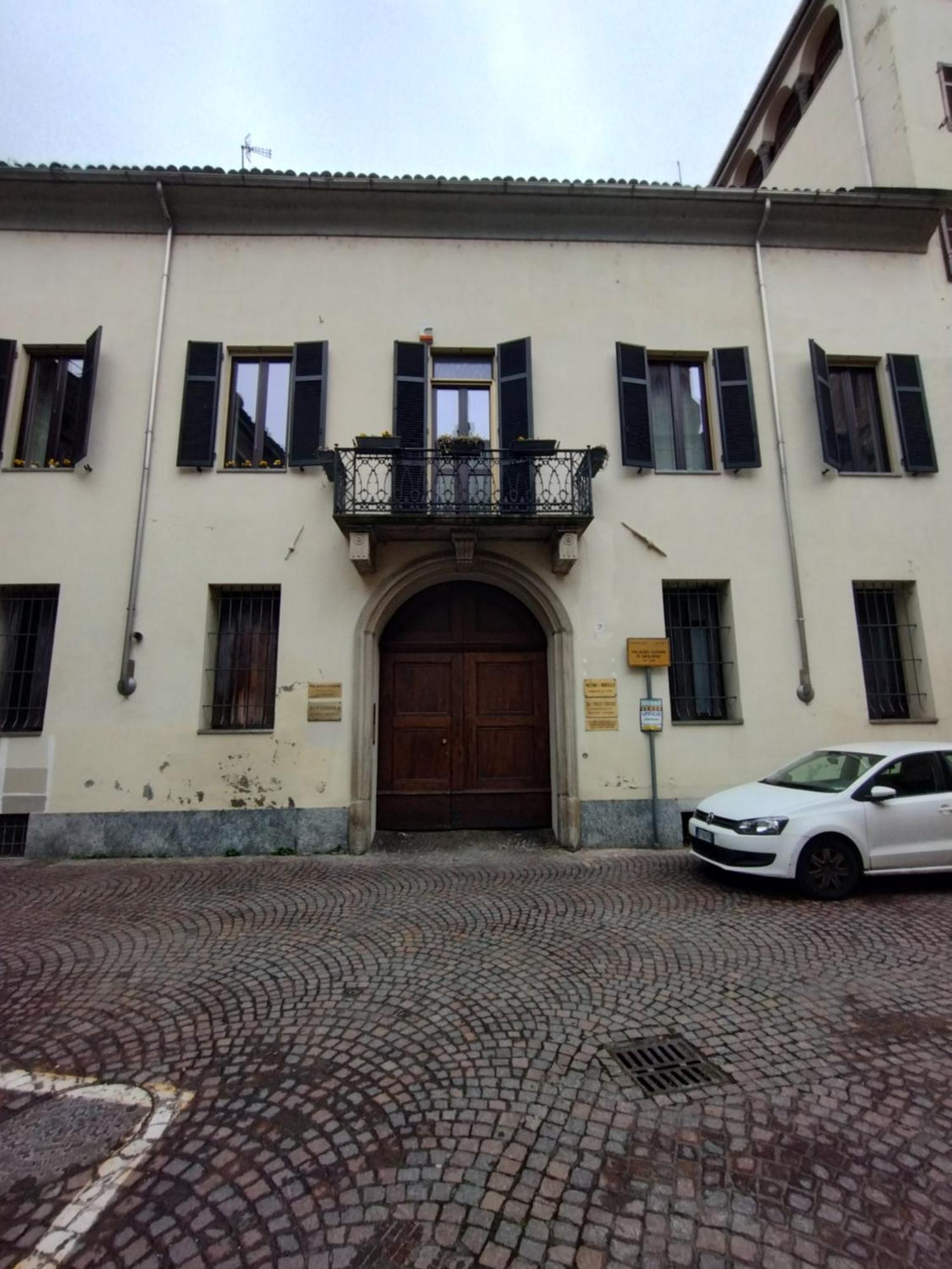 Palazzo Cusani Charming Rooms Vercelli Exterior foto